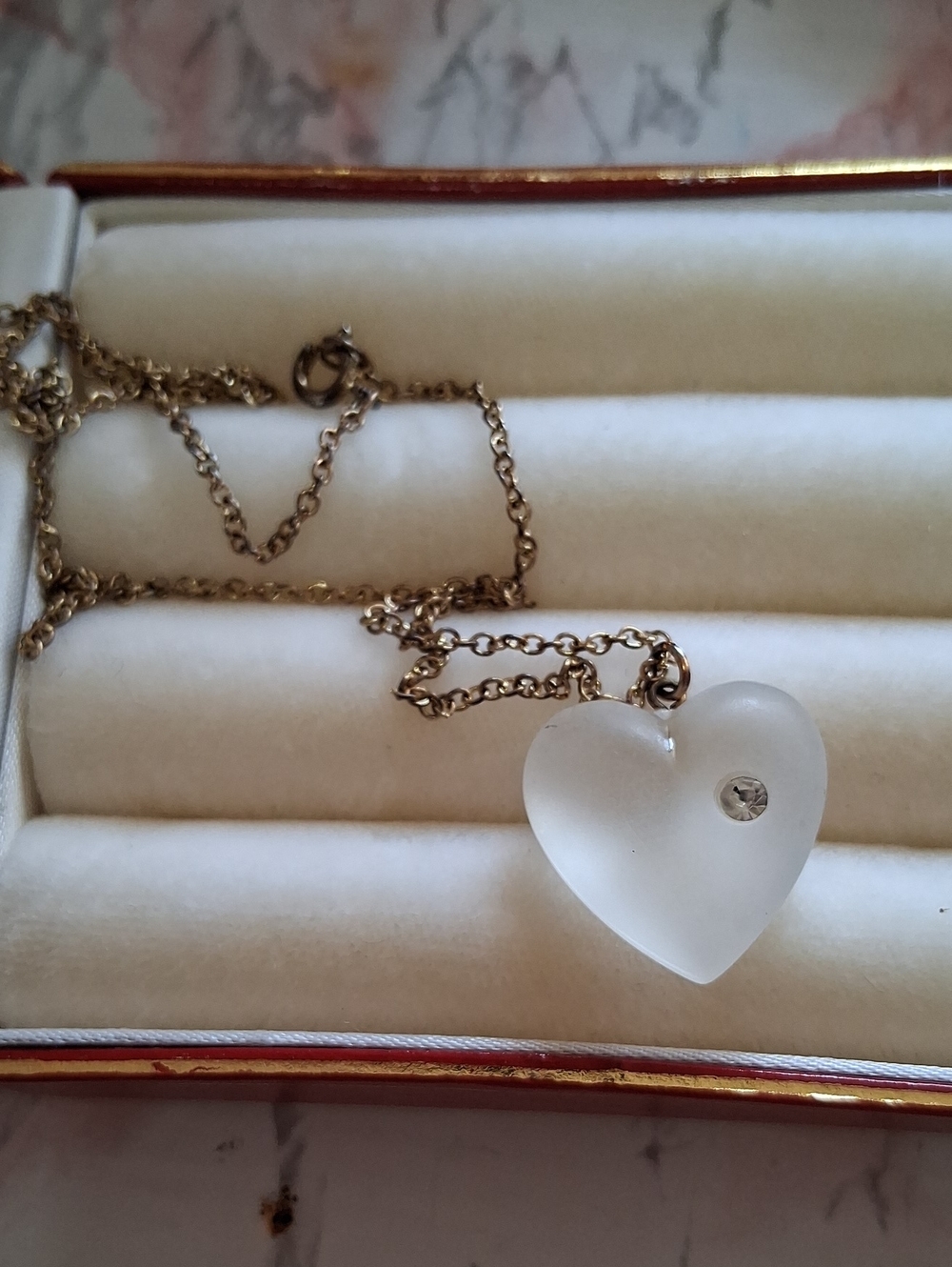 Delicate Frosted Heart Pendant Necklace - Clear/White